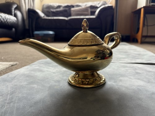 Disneys Aladdin London Musical Genie Lamp - Picture 2 of 4
