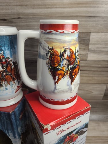 Budweiser Holiday Stein 2010 & 2007 Dashing Through The Snow with COA And Box - Foto 12 di 21