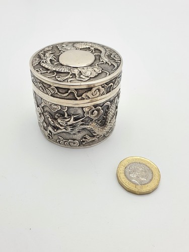 Antique Chinese Silver Trinket Box – Circa 1900 Handcrafted Ornate Asian Decor - Picture 7 of 7