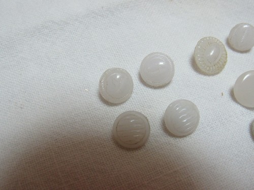 Vintage Lot 8 Tiny Milk Glass Doll or ? Buttons 2 Pairs Plus Others - Picture 4 of 5