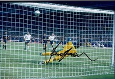 DAVID SEAMAN Signed 12X8 Photo ENGLAND EURO 96 Penalty Save AFTAL COA (9145) DAVID SEAMAN Signed 12X8 Photo ENGLAND EURO 96 Penalty Save AFTAL COA (9145)