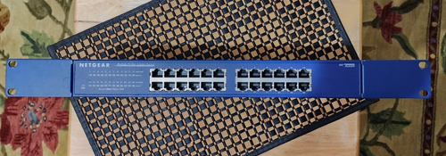 NETGEAR JGS524 V2 ProSafe 24-Ports External Switch. Include Rack Ears - Picture 1 of 4