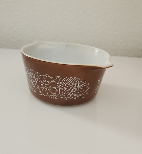 Vintage Pyrex Woodland #473-B 1L Brown Bake Serve & Store Round Casserole Dish - Picture 2 of 5