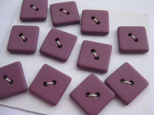 18mm Med Sweet Square Lilac Purple Matte 2 hole Sewing Buttons Set 11 - Picture 5 of 6