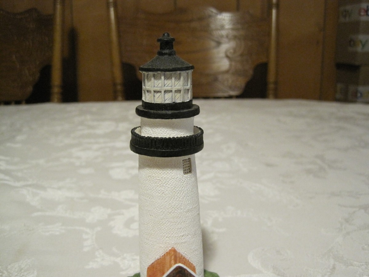 1995 HARBOUR LIGHTS LIGHTHOUSE #161 HIGHLAND (CAPE COD