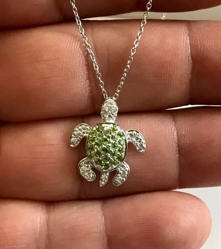 Pendentif tortue de mer 2,00 ct coupe ronde créé laboratoire péridot plaqué or blanc 14 carats - Photo 1 sur 5