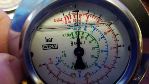 Wika oil filled refrigerant gauge #7759542 2.5" stainless - Picture 4 of 6