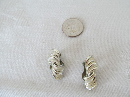 Orecchini Vintage BOGOFF Tono Argento Twist Clip On - Foto 1 di 4