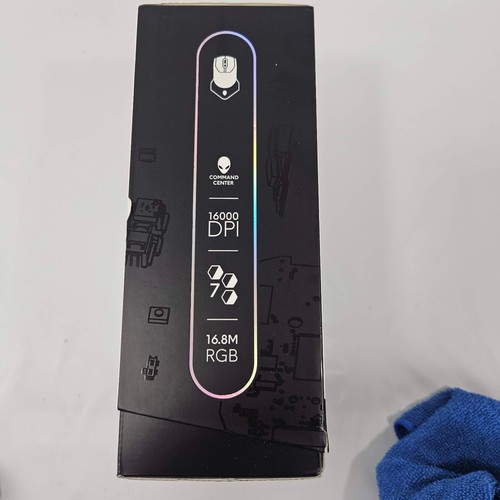 Alienware Wired/Wireless Gaming Mouse - AW610M - Dark Side Of The Moon NEW - Picture 7 of 10