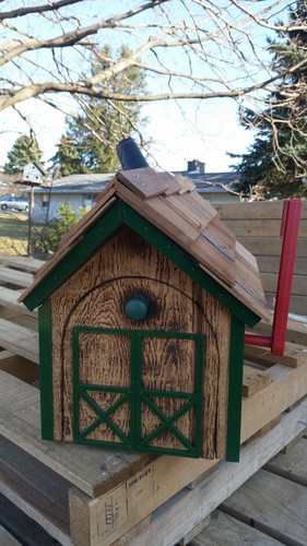 Buzón de correo Amish de aspecto quemado (borde verde) estilo granero - Condado de Lancaster PA - Imagen 3 de 5