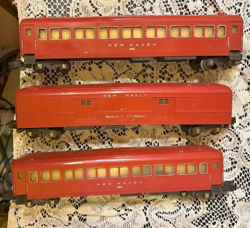 VIntage American Flyer - Red New Haven 3 Car Set-1 7/8 x 10 3/4 x 2 1/2" - Picture 2 of 9