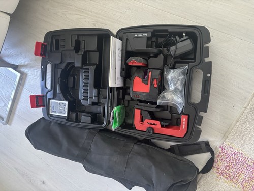 Leica Lino L2P5G Kreuzlinienlaser Wasserwaage Kit mit Leica Stativ einmal benutzt.