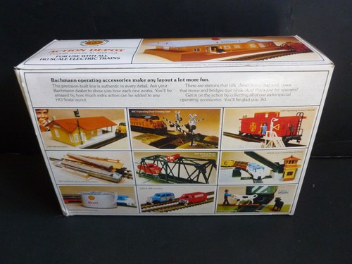 Vtg HO Scale Bachmann #1432 Action Depot w/moving forklift works - Picture 11 of 13