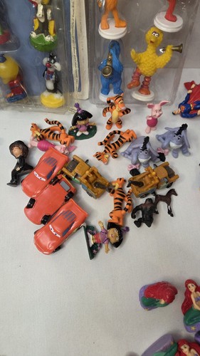 Huge Lot Mult Pieces Vintage Cake Cupcake Toppers Clowns Disney Sesame Street Wb - Picture 6 of 11