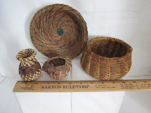 4 paniers à aiguilles en pin enroulé amérindien vintage 2 miniatures 1 socle en bois - Photo 2/11