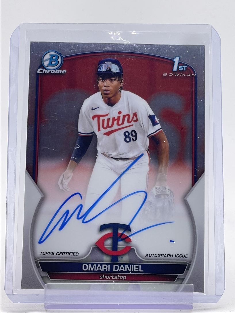 OMARI DANIEL 2023 BOWMAN CHROME 1ST BASE AUTOGRAPH TWINS AUTO Q5972