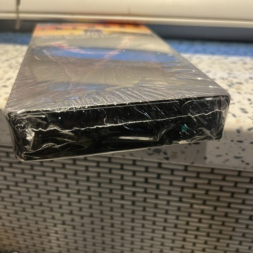 Tremors Collectors Choice VHS Kevin Bacon Michael Gross Reba McEntire New V11 - Picture 3 of 4