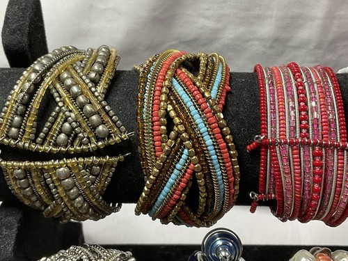 Jewellery Great Job Lot Mixed Colour Seed Bead Cuffs & Memory Wire Bracelets x15 - Picture 3 of 7