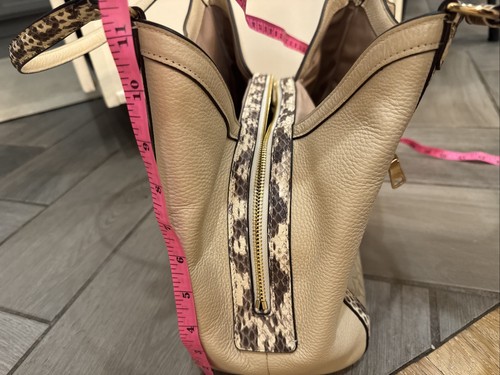 Coach Kristy Shoulder Bag Light Khaki/ivory Sig Design With Snake Embroidery New - Picture 10 of 14