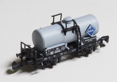 Marklin Z-scale Old Era ARAL Tank car from set