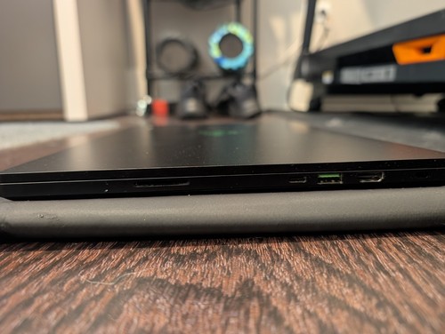 Razer Blade 15 (2023) i7-13800H, RTX 4070, 16GB RAM, 1TB SSD, 1440p, 240 Hz - Picture 3 of 7