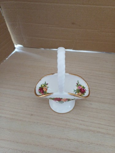 Royal Albert Old Country Roses Decorative Basket Ornament Floral China - Picture 2 of 7