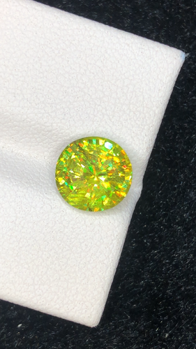 Natural Apple Green Sphene Gemstone, Round Cut Jewelry Size Gemstone. 2.50 CTS - Video 1 of 1
