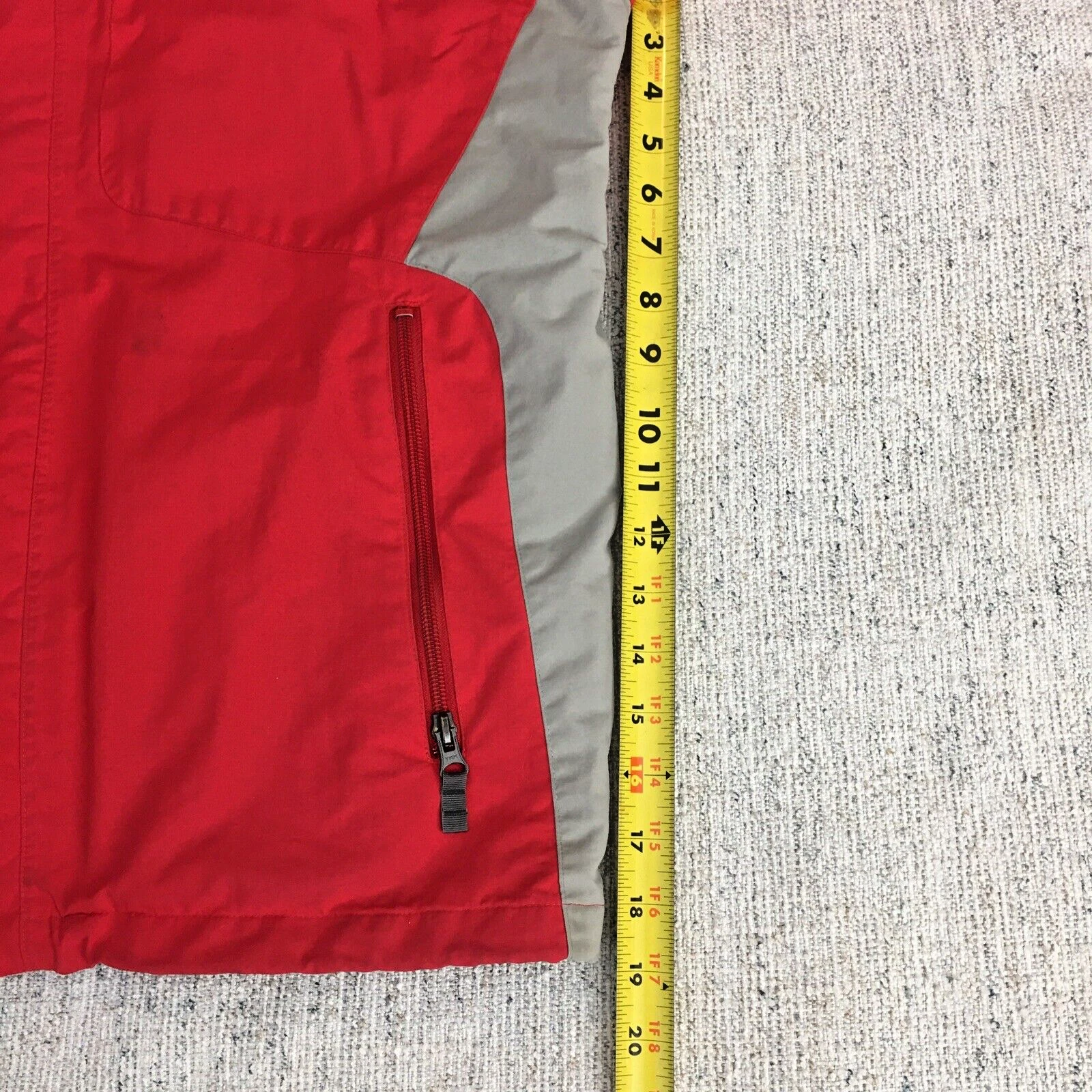 burton vented waterproof multi pockets insulated jacket