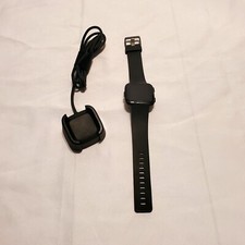 Fitbit Black Versa Smartwatch with Charger TESTED and WORKS FB504 