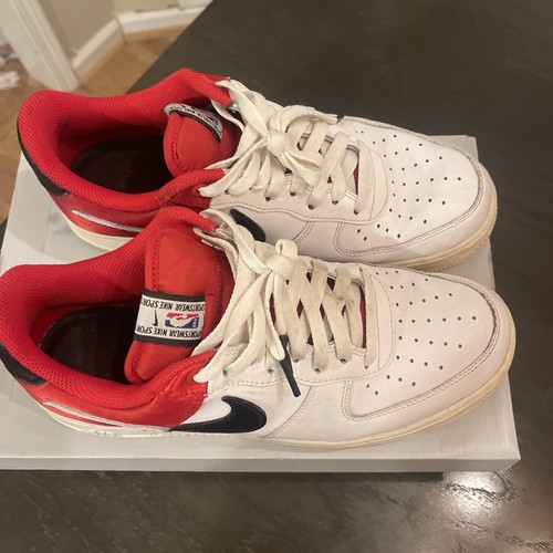 Size 9.5 - Nike NBA x Air Force 1 '07 LV8 Red - Bild 2 von 8