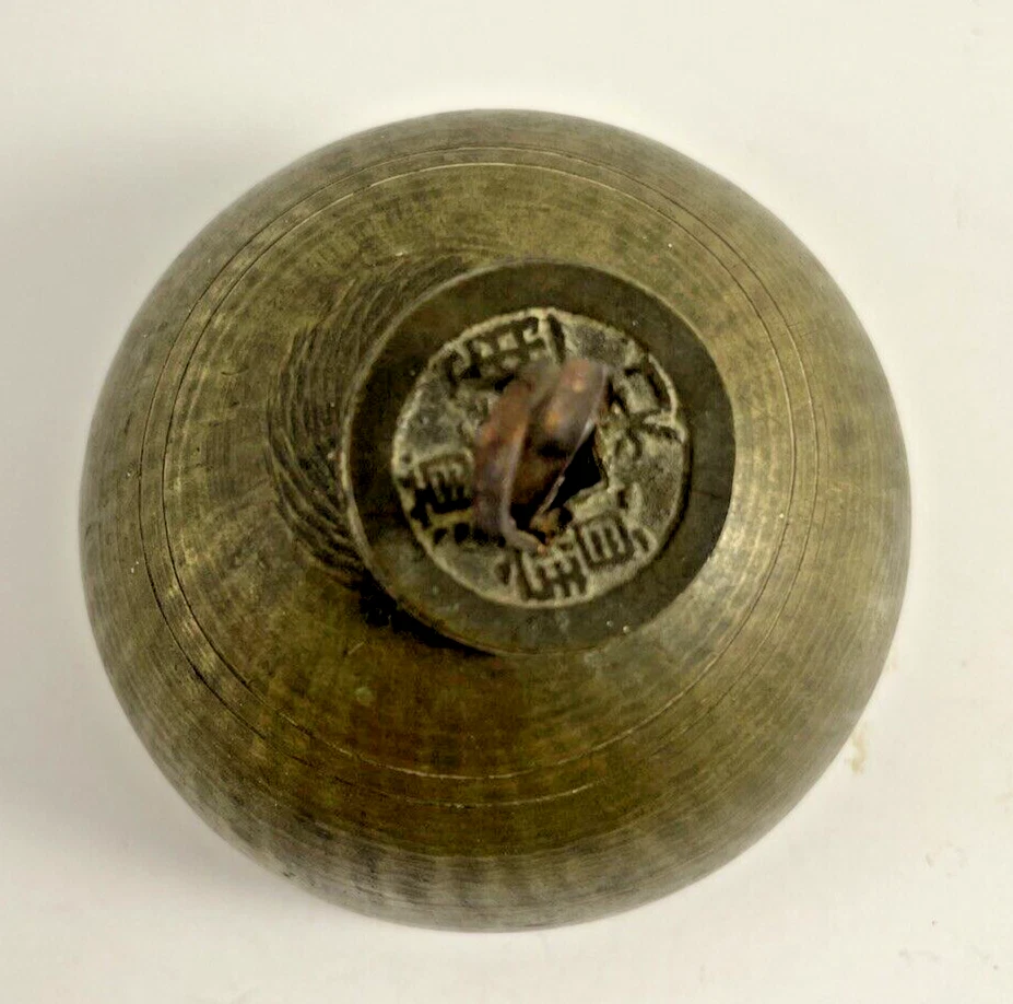 Campana de templo budista religiosa redonda de bronce con clapper largo antigua Foto 2 de 4