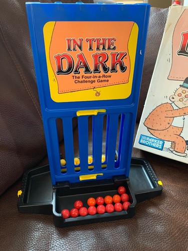 Vintage 1989 In The Dark The Four-in-a-Row Challenge Game- Parker Brothers - Picture 3 of 8