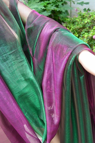 M11 Green Red Metallic Iridescent 2 Tones Stretch Mesh Net Fabric Material - Picture 5 of 9