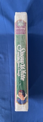 Walt Disney's Masterpiece Snow White and the Seven Dwarfs Collection (VHS) 1994 - Picture 11 of 12
