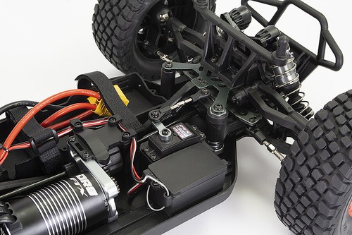 FTX DR8 1:8 RTR 4WD Desert Racer - Red - Picture 8 of 10