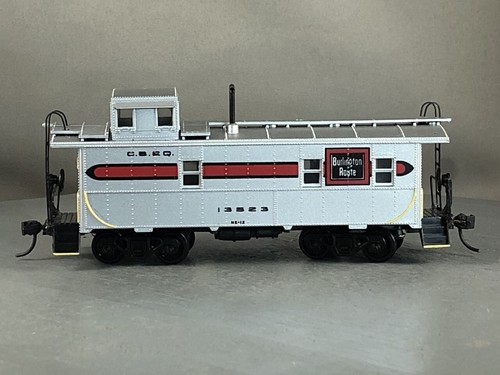 Athearn - Chicago Burlington & Quincy - Cupola Caboose + Windows & Wgt # 13523