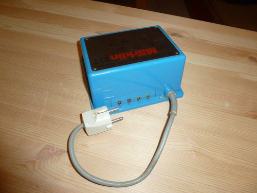 Märklin Trafo 6611 40VA Hellblau, Lichttrafo, gebraucht - Bild 2 von 2