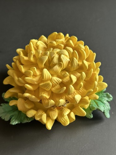 Chrysanthemum Flower Trinket Box Yellow Floral Garden Resin Hinged Jewelry Rings - Picture 24 of 24