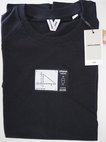 Jack & Jones. Camiseta negra. Talla L