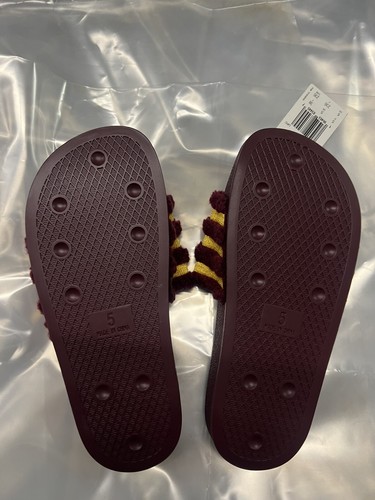 New Adidas Adilette Slides Sandal Women’s 5 Burgundy Gold - Picture 3 of 4