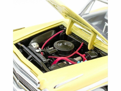 1961 DESOTO ADVENTURER YELLOW 1:18 SCALE MODEL CAR BY ROAD SIGNATURE 92738 - Picture 5 of 5