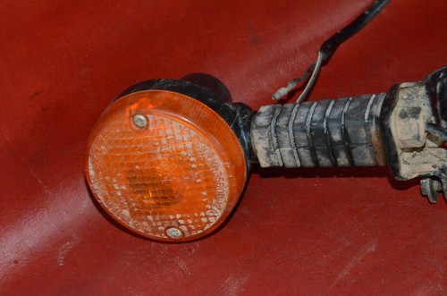 1983 Suzuki SP100 SP 100 Rear Left Turn Signal Light Lens Bracket Set OEM Bike - Picture 3 of 10