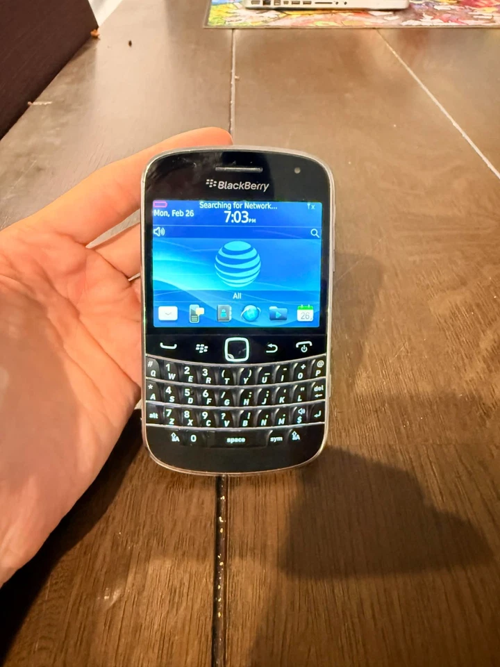 BlackBerry Bold 9900 - 8GB - Black Smartphone - tested and working - image 4 of 4