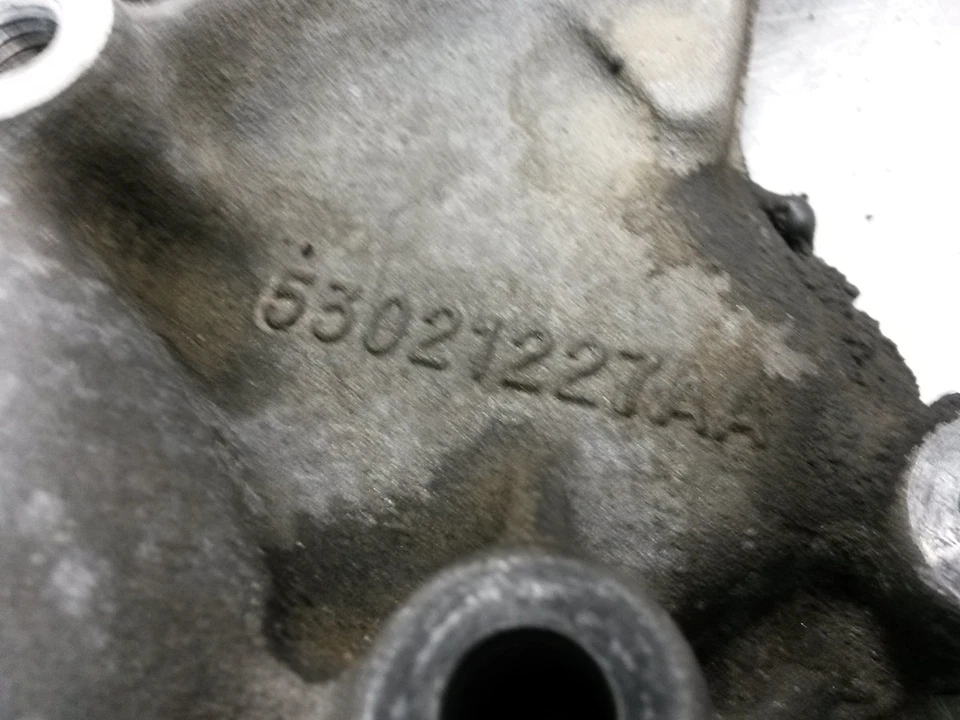 Cubierta de distribución del motor para 02-12 Jeep Liberty 3.7 53021227AA Foto 2 de 4