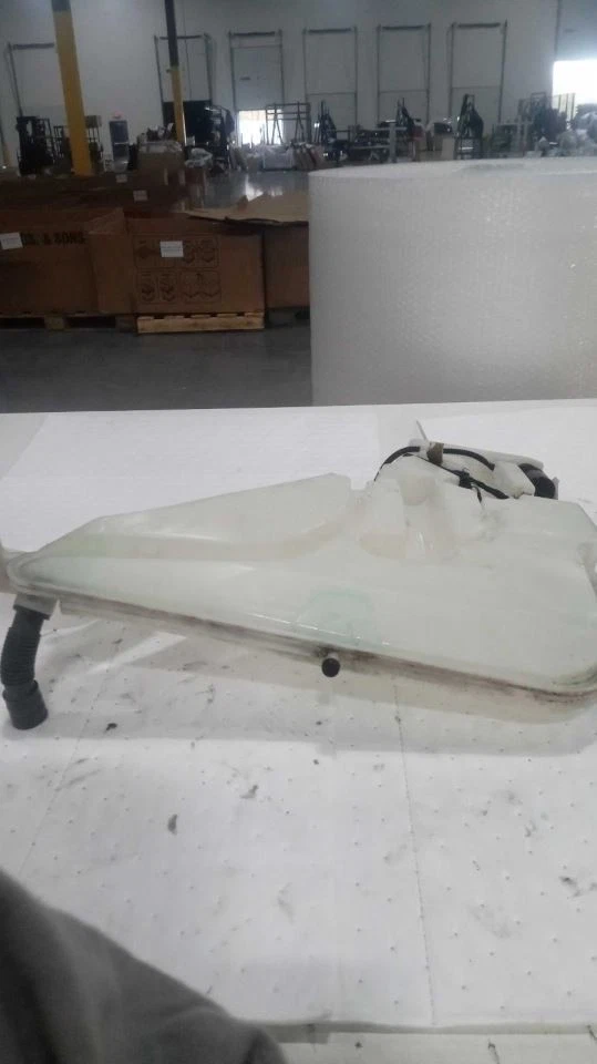 Wash Reservoir Fits 16-21 BMW M2 569018 - Image 2 of 4