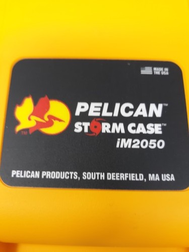 Pelican Storm iM2050 Custodia con Schiuma - Giallo - Impermeabile, Antischiacciamento, Antipolvere - Foto 2 di 5