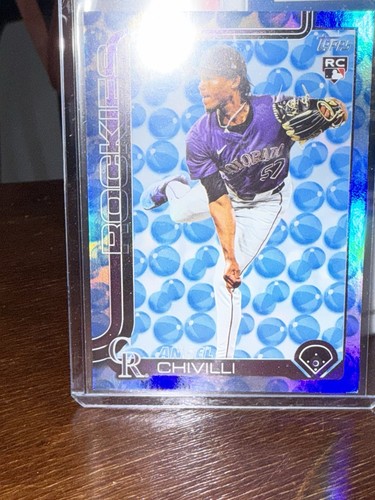 2025 Topps Series 2 #370 Blue Beach Balls Angel Chivilli RC 02/50 Col Rockies - Bild 6 von 6