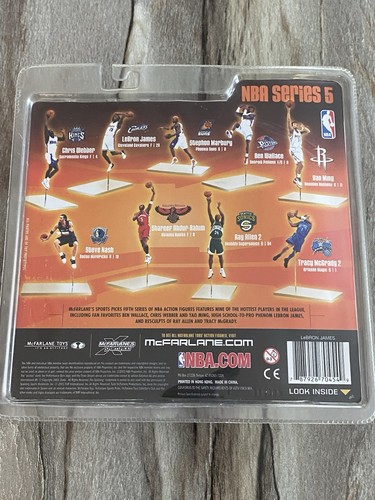 2004 McFarlane NBA basketball Series 5 Lebron James rookie figurine CAVALIERS - Picture 3 of 3
