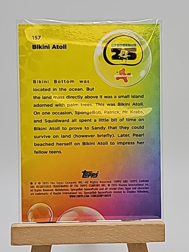 2025 Topps Cromo Bob Esponja #157 Bikini Atolón Negro Refractor/10 #157 - Imagen 2 de 2