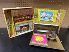 Vintage 1972 Mattel Barbie Mountain Ski Cabin Popup Playset Carry Case 4283